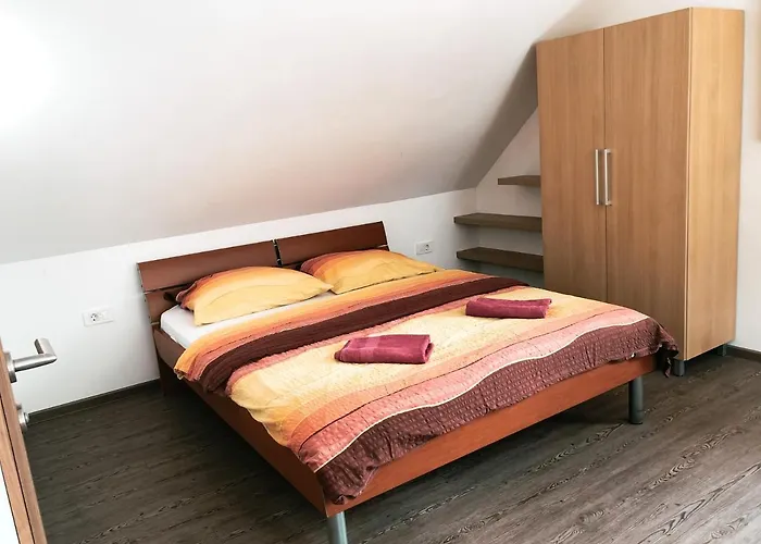 And Maraton بيت ضيافة كْرانْيِسكا غورا