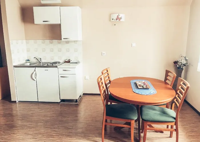 And Maraton بيت ضيافة كْرانْيِسكا غورا